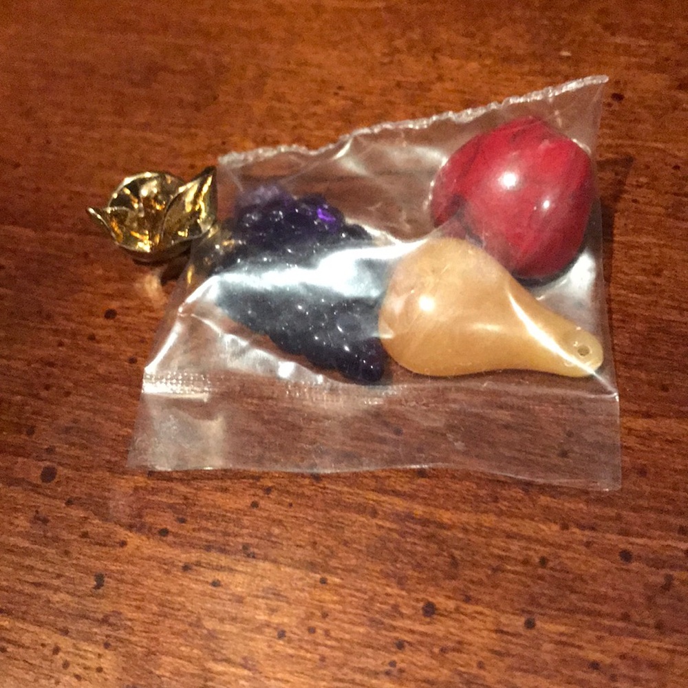Avon Plastic Fruit 3-in-1 Pin Set 🍇 🍎 🍐